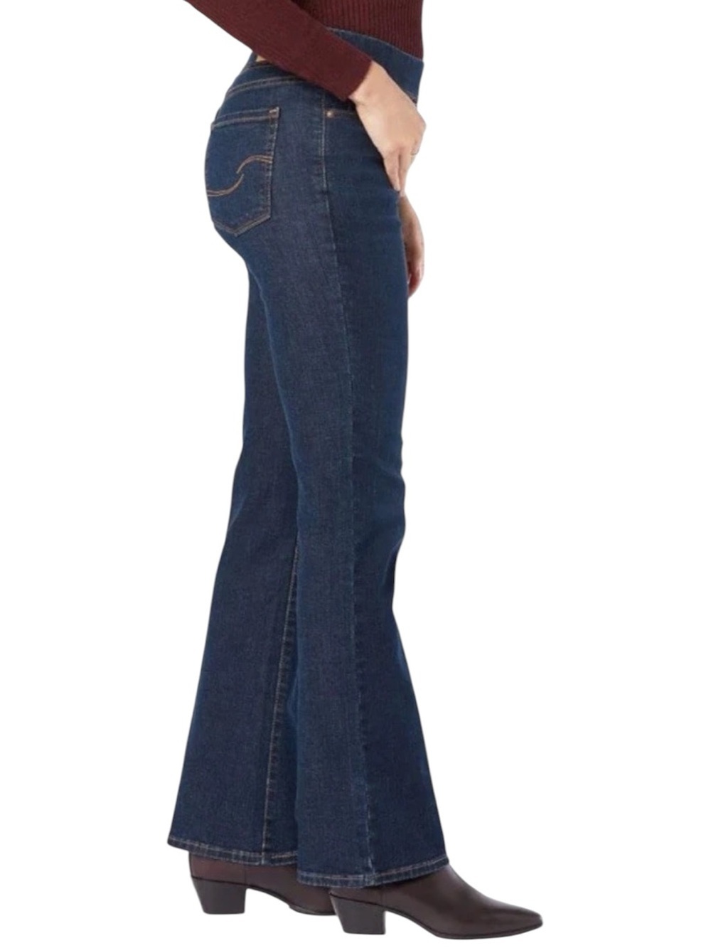 Levi’s Jeans, Size 6 W28, Signature Gold Totally Shaping Pull-on Bootcut Women